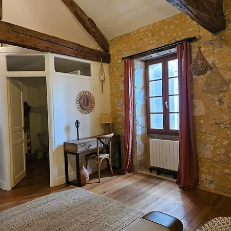 Alojamento de Acomodação e Pequeno-almoço La Casa Nomade 4*